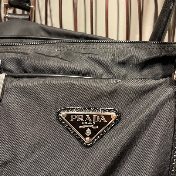 Prada Travel bag with shoulder strap - Picture 2 of 10